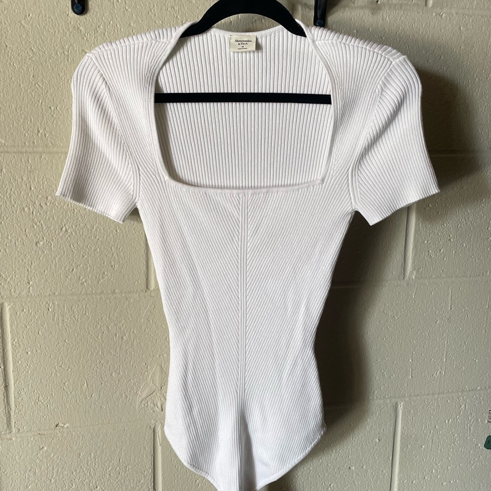 Short-Sleeve Portrait Neck Bodysuit - Abercrombie & Fitch